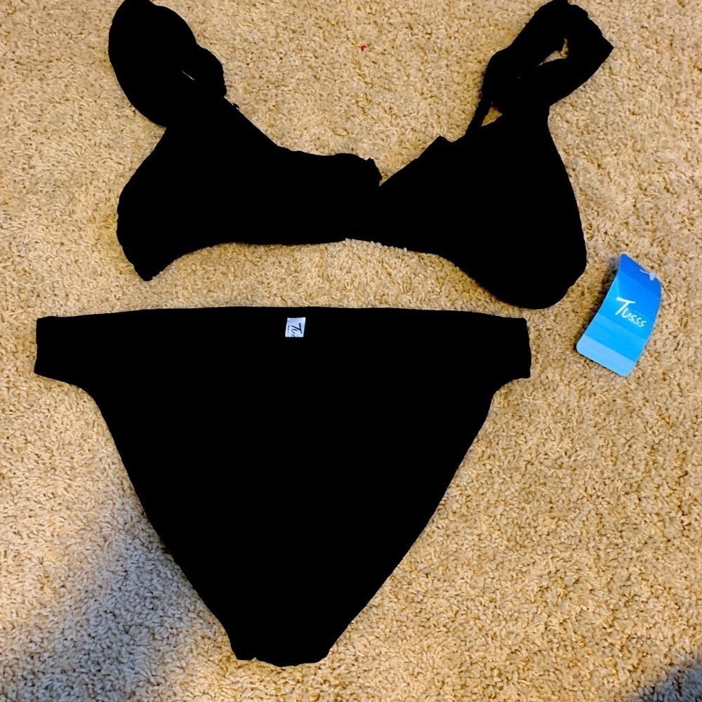 NWT Size XL black rubbed bikini. Smoke free home